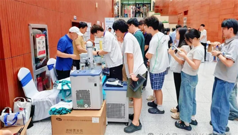 展会现场|双展同启，服务在线，郑州长城科工贸同步亮相学术盛会与校园展！