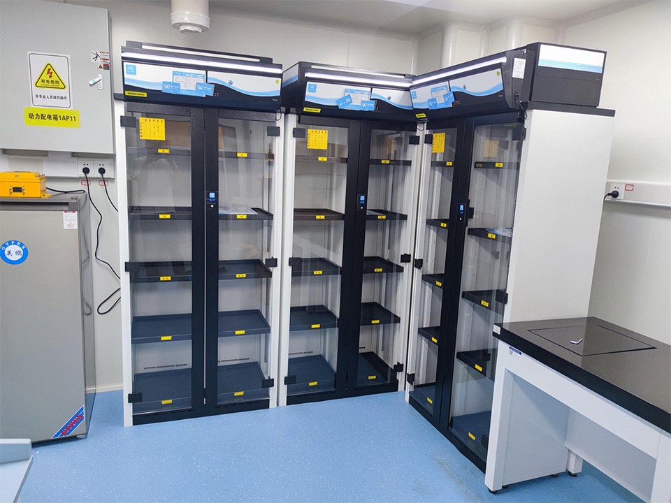 依拉勃,讓每一滴水的檢測都安全可控 | 無管道通風(fēng)柜在水務(wù)實驗室的應(yīng)用