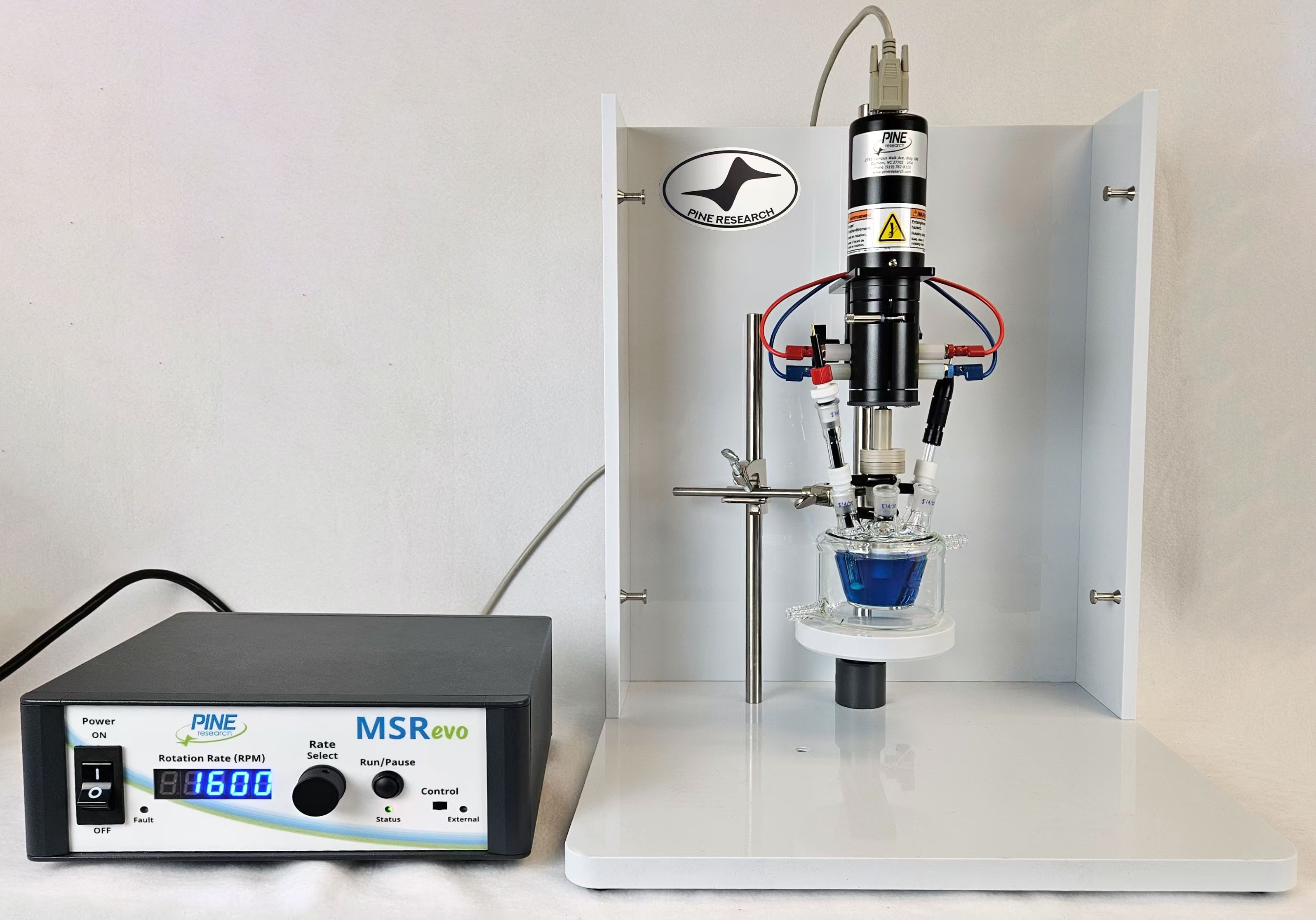 如何用旋转圆盘环盘电极装置进行局部 pH 监测？