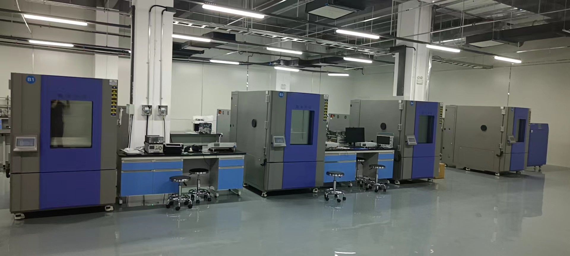 恒温恒湿试验箱.jpg 电子专用温湿度交变试验箱